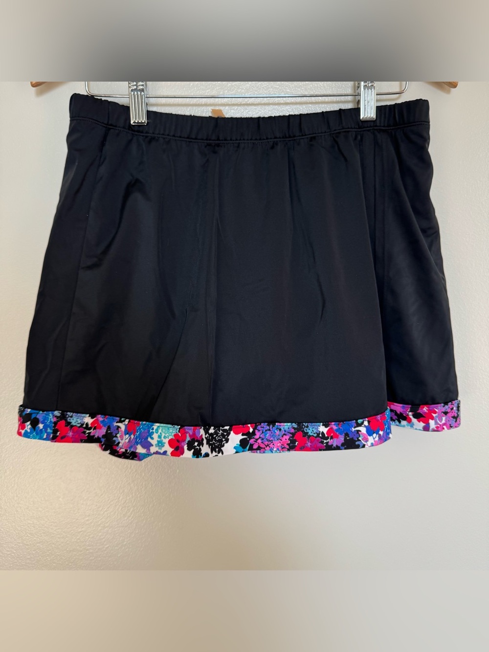 SWIMSUITS FOR ALL Size 14 Cute Black Swimsuit Swim Skirt with Floral Hem